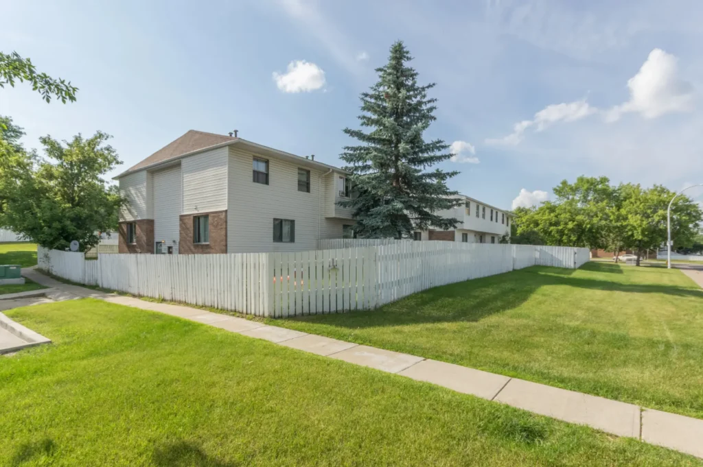 Edmonton Townhouse | Parkview Estates